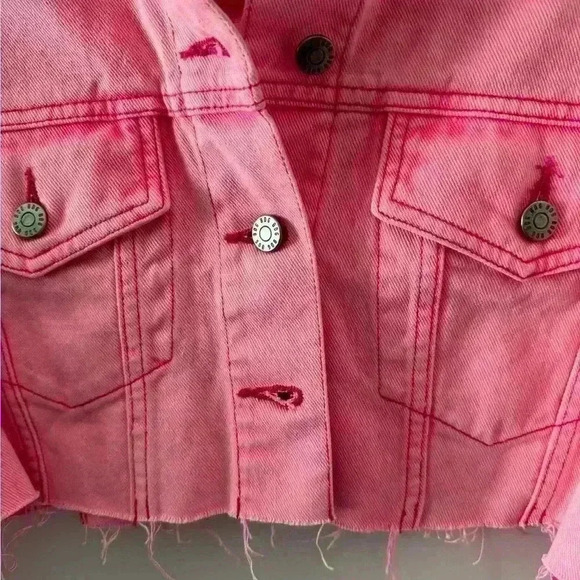 NWT URBAN OUTFITTERS BDG Carissa Cropped Denim Trucker Jacket ~ Hot/Neon Pink~M - Picture 7 of 8